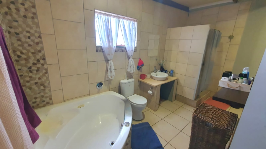 4 Bedroom Property for Sale in Bloemfontein Rural Free State